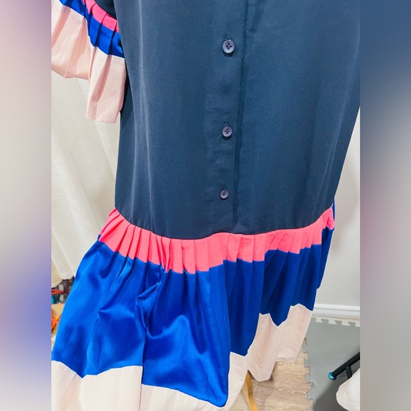 Oversized Pleated Dress - Picture 2 of 3